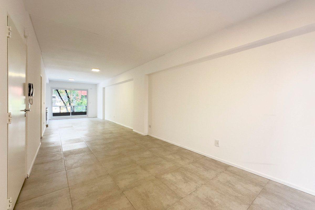 Foto de VENTA MONOAMBIENTE CON DOBLE BALCÓN,ZONA BARRACAS, imagen 1