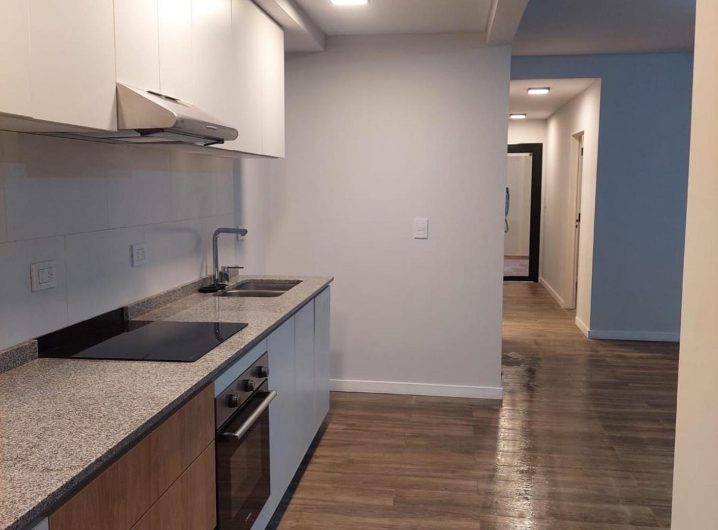Foto de Alquiler depto dos ambientes con patio y balcón, imagen 1