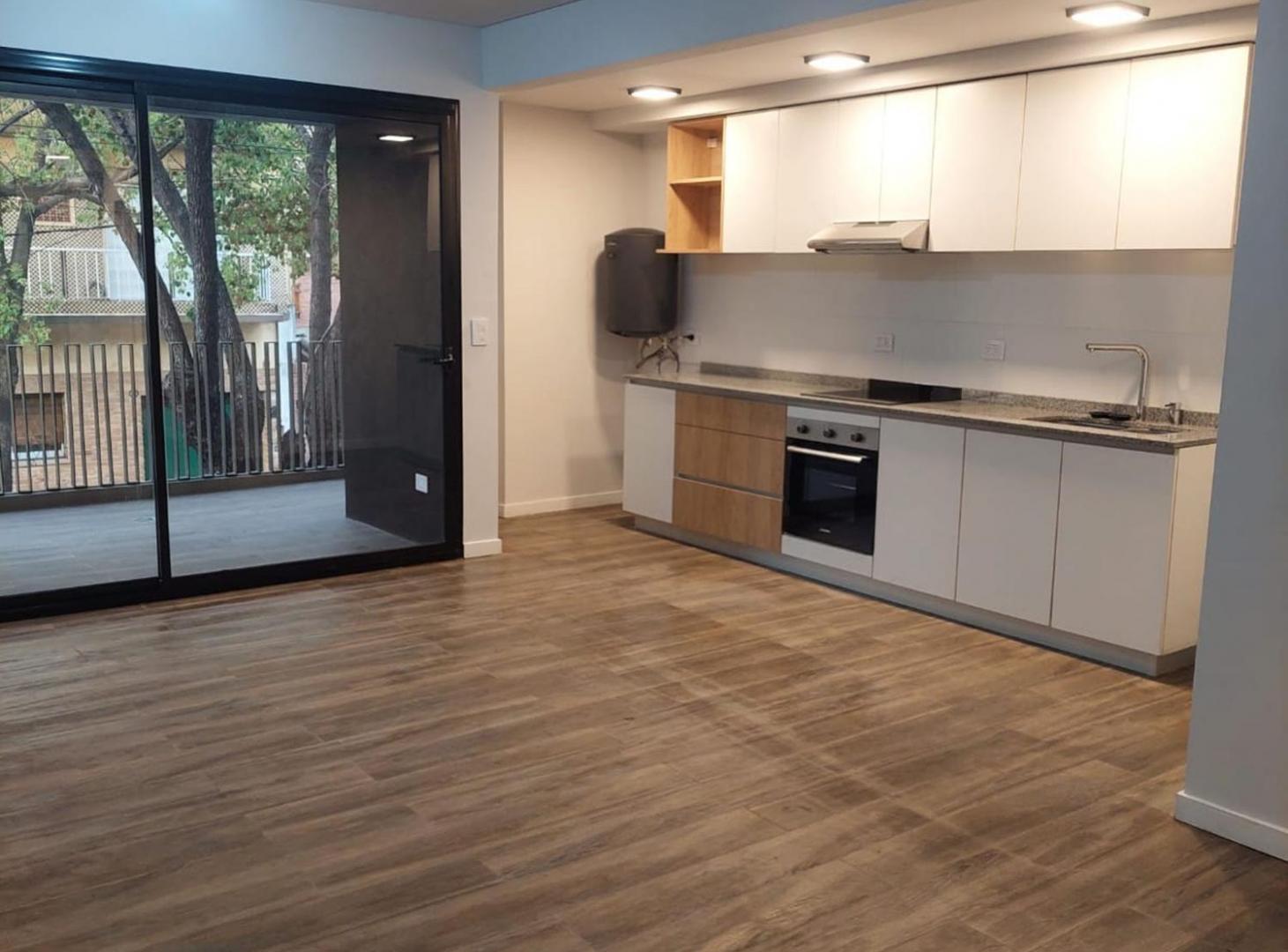 Foto de Alquiler depto dos ambientes con patio y balcón, imagen 3