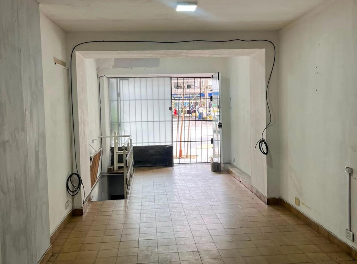 Foto de LOCAL COMERCIAL EN VENTA EN RECOLETA 67m2 TOTALES, imagen 1