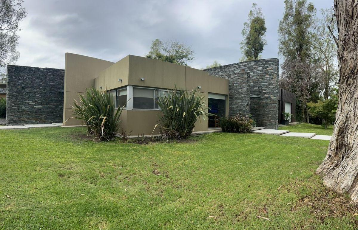 Casa | Venta | Abril Club de Campo 5