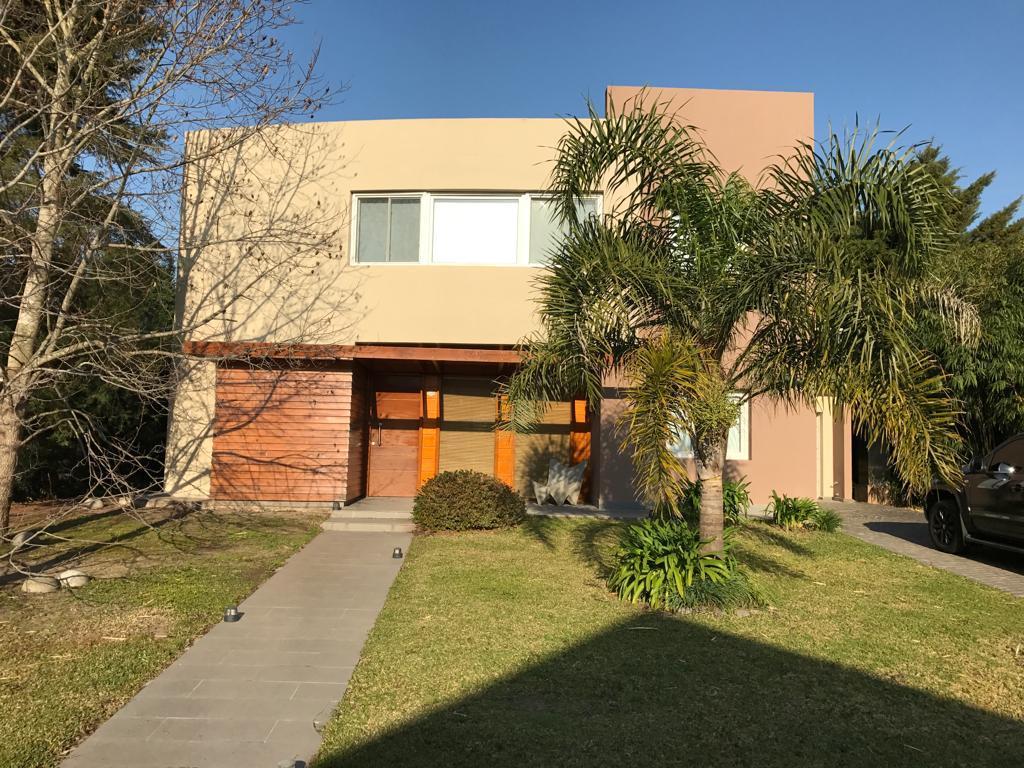 Casa | Venta | Abril Club de Campo