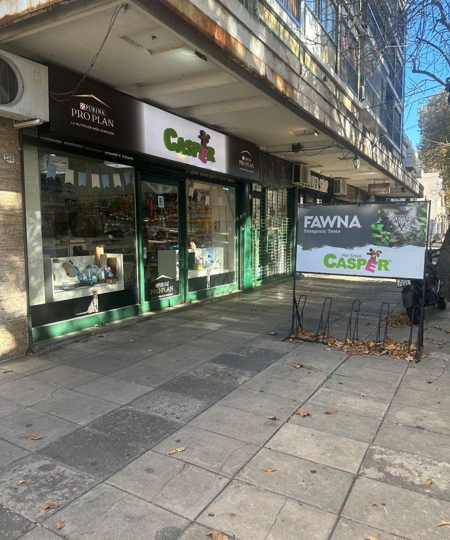 VENTA LOCAL VILLA GENERAL MITRE CON RENTA
