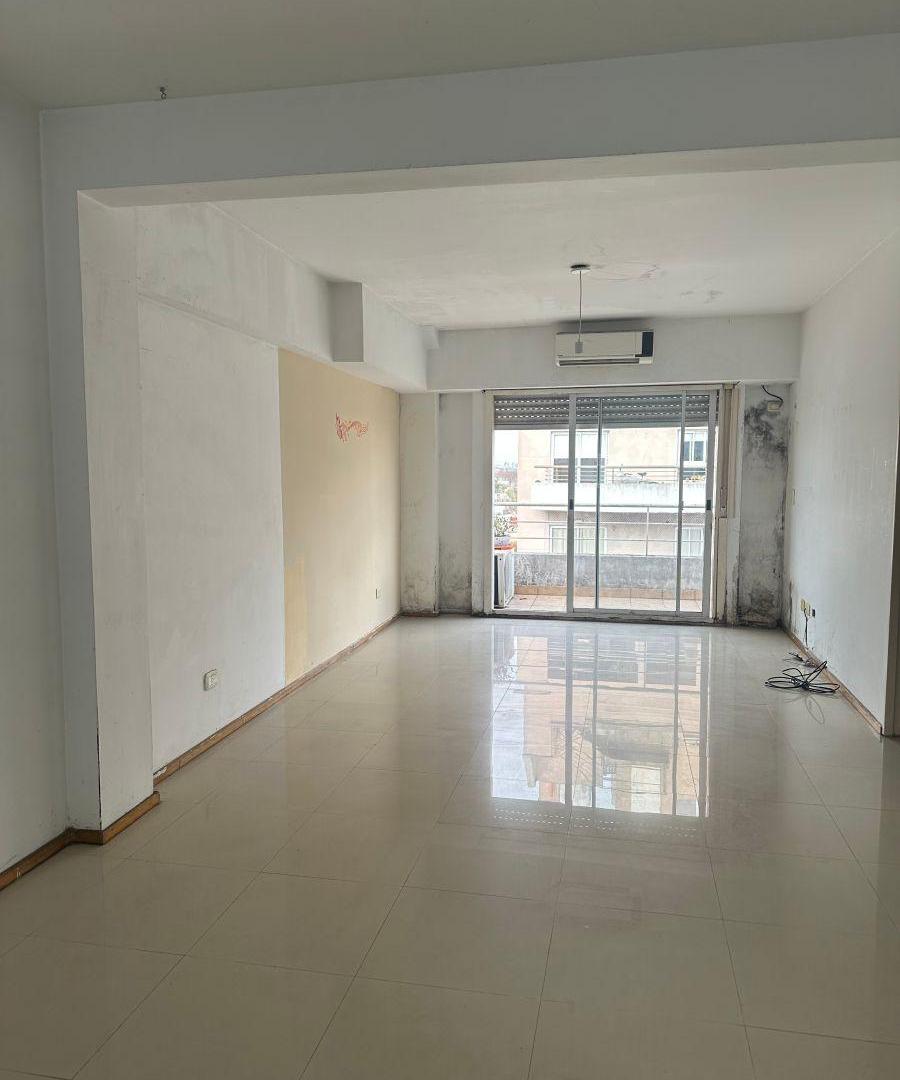Foto de ALQUILER monoambiente al frente con balcón - apto profesional, imagen 1