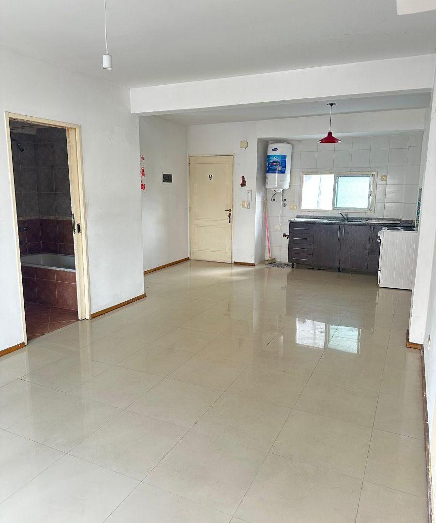 Foto de ALQUILER monoambiente al frente con balcón - apto profesional, imagen 3