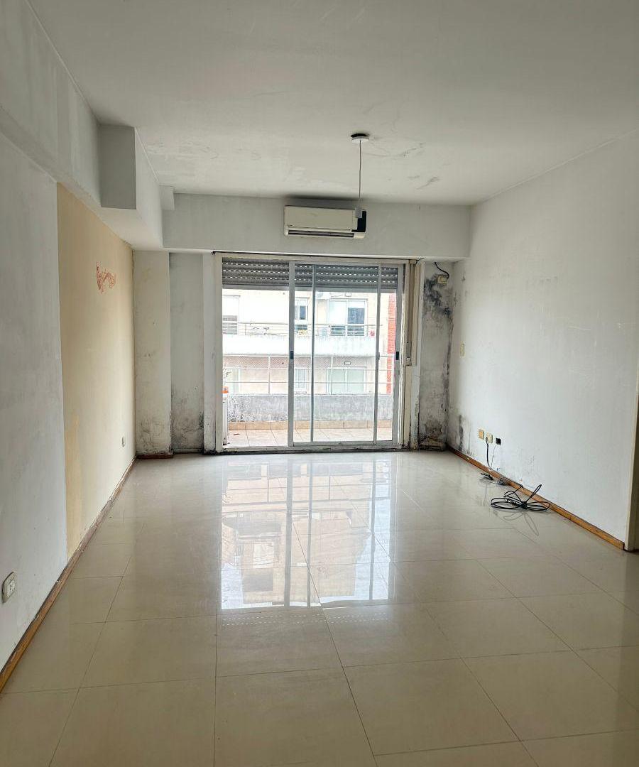Foto de ALQUILER monoambiente al frente con balcón - apto profesional, imagen 2