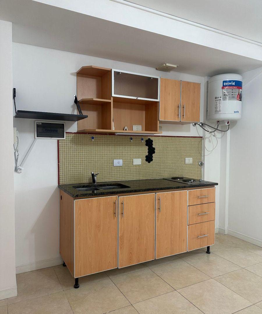 Foto de MONOAMBIENTE AMPLIO, CON BALCÓN Y DIVIDIDO, imagen 1