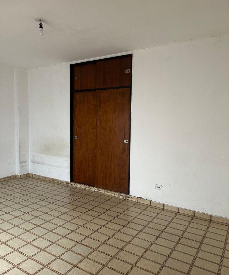 Foto de ALQUILER APTO PROFESIONAL - monoambiente con patio, imagen 3