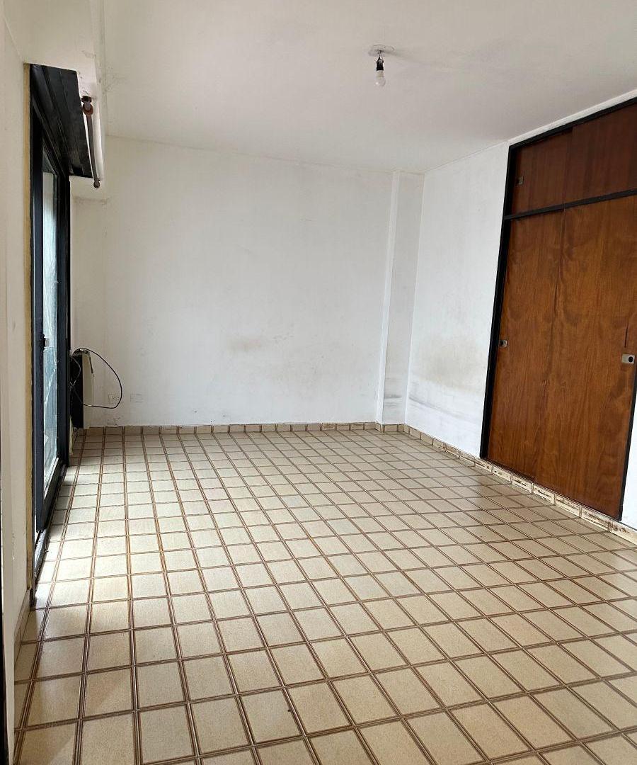 Foto de ALQUILER APTO PROFESIONAL - monoambiente con patio, imagen 1
