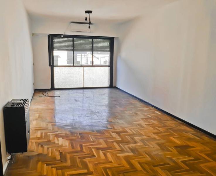 Departamento de 4 amb con dependencia.