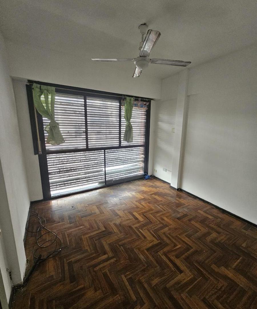 Foto de Departamento de 4 amb con dependencia., imagen 2