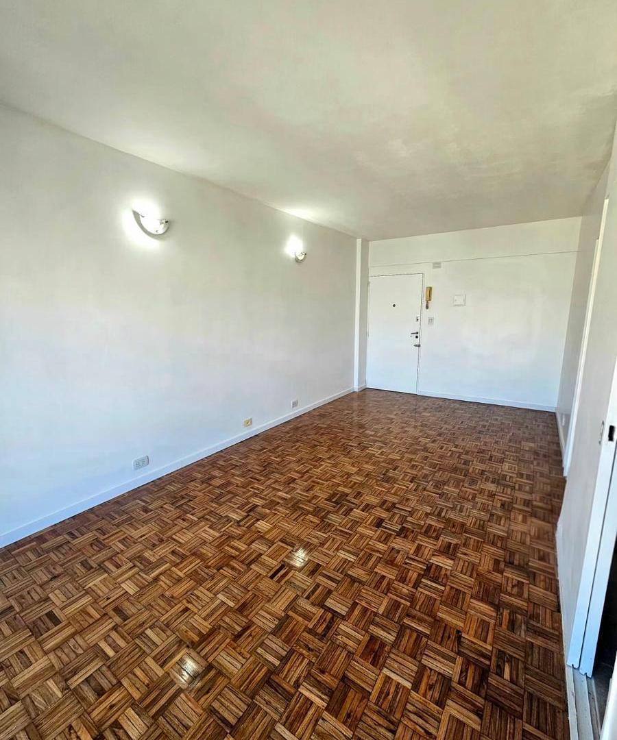 Foto de Monoambiente en piso alto y en excelente ubicacion!!, imagen 4