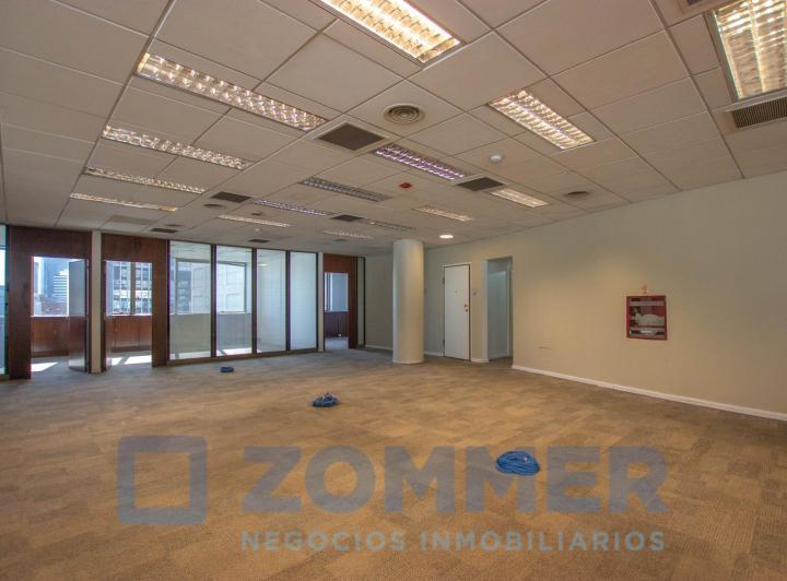 Alquiler Oficina -  Microcentro - Excelentes oficinas, 5 pisos y Duplex en  25 de Mayo y Lavalle 1