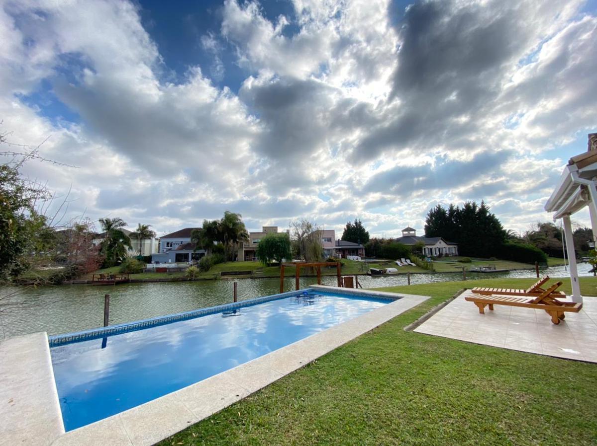 CASA EN ALQUILER/ VENTA SOBRE EL LAGO, terreno 800m2 - Nordelta, Barrancas del Lago