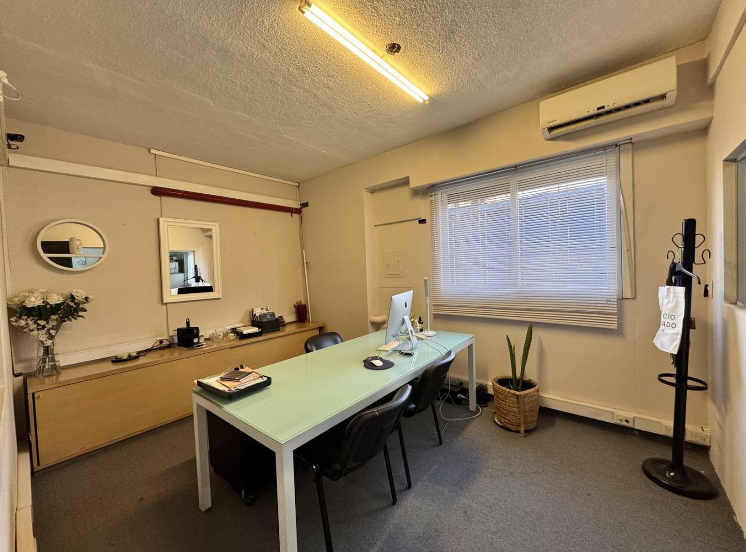 Foto de Alquiler de Depósito Comercial de Tres Plantas | Chacarita | Apto, imagen 1