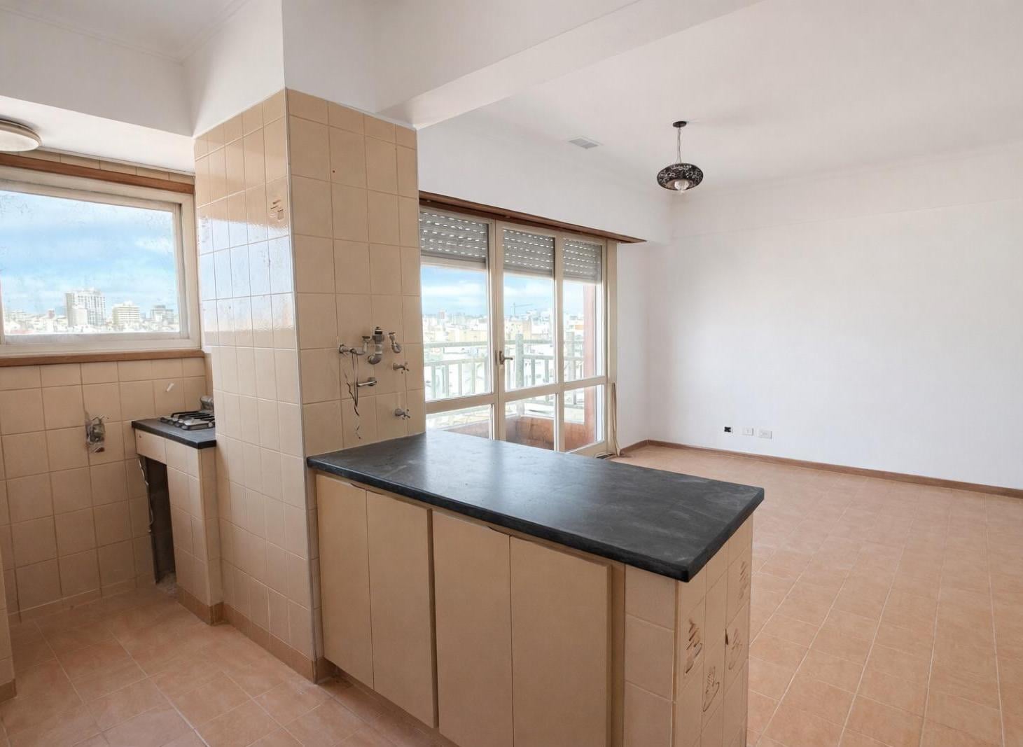 Foto de 4 AMBIENTES A REFACCIONAR | PISO ALTO AL FRENTE | BALCÓN | VISTA, imagen 2