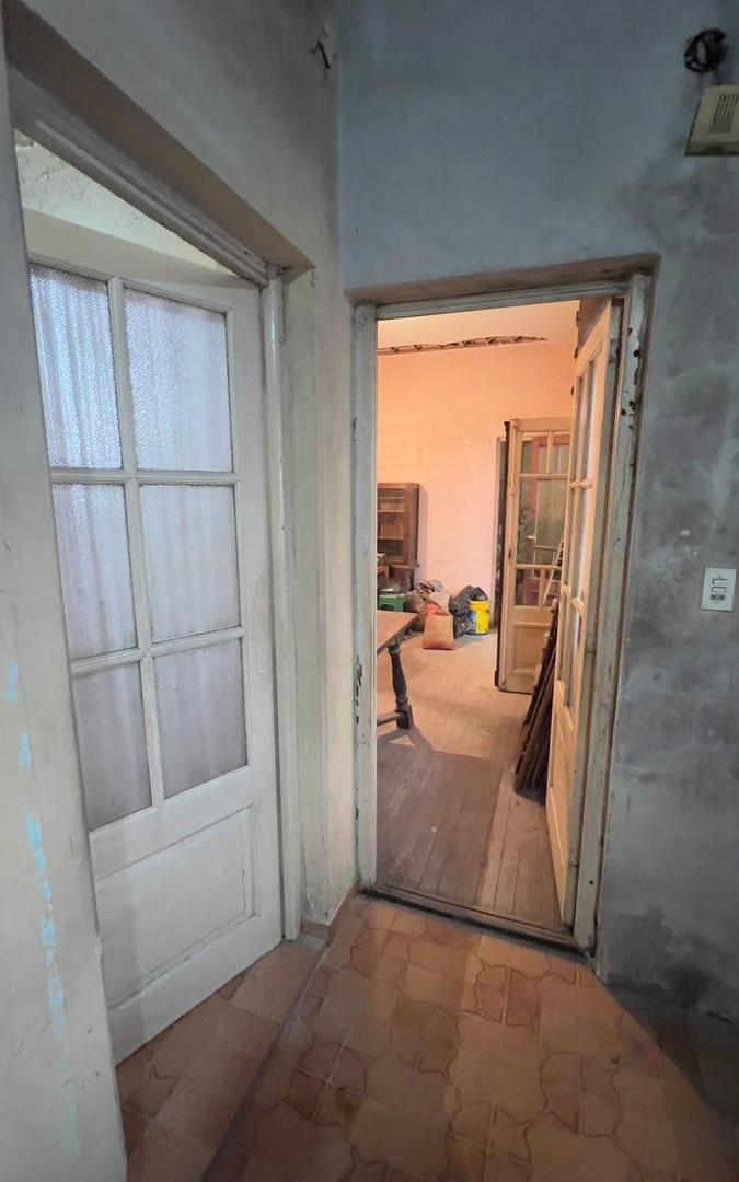 Foto de Casa en VENTA a reciclar | Lote propio CON Patio y Parrilla | Villa, imagen 4