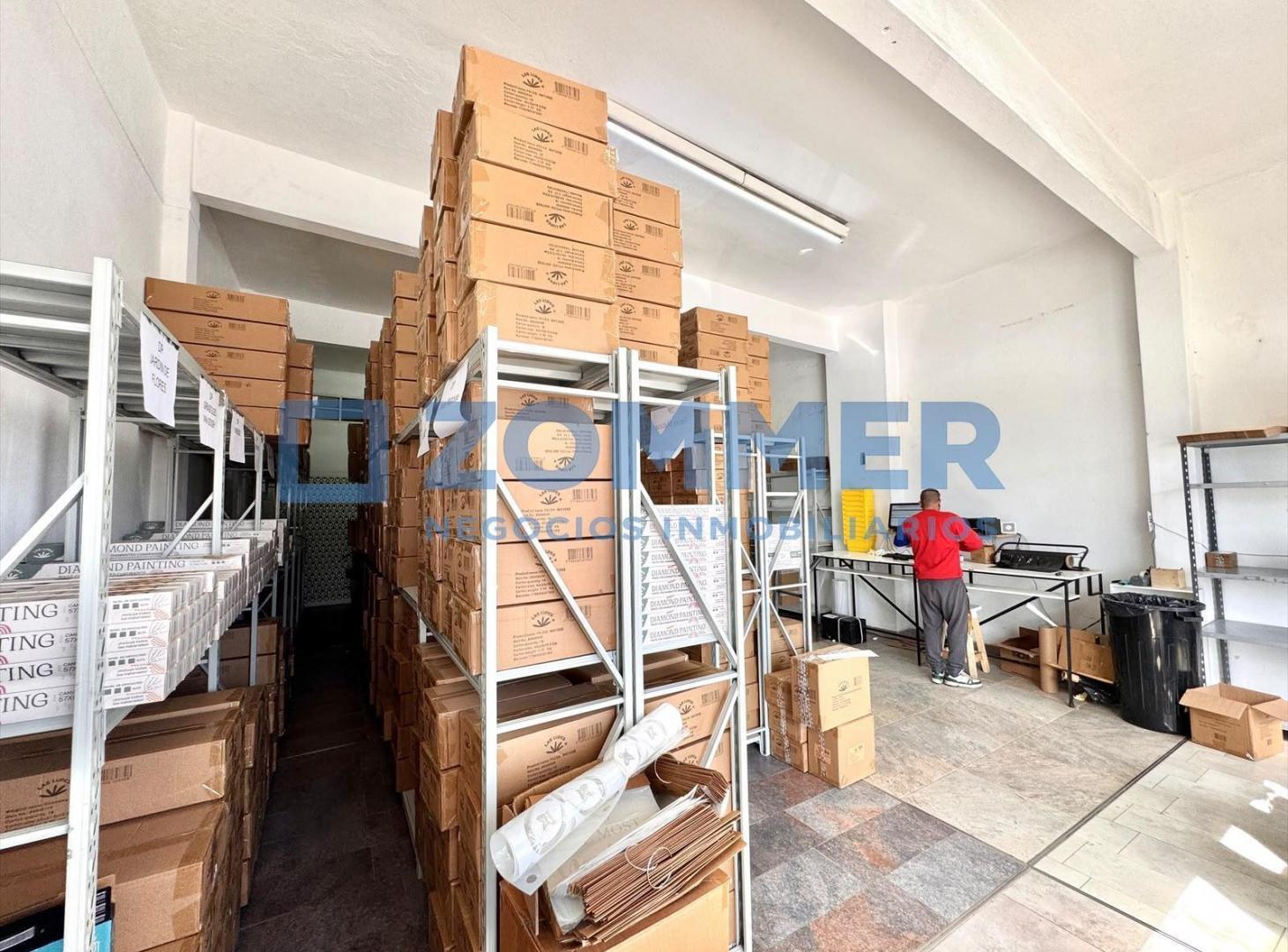 Foto de GALPÓN 230 M² EN ALQUILER – BECCAR | ENTRADA VEHICULAR PATIO, imagen 1