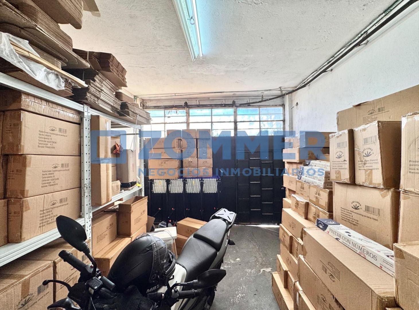 Foto de GALPÓN 230 M² EN ALQUILER – BECCAR | ENTRADA VEHICULAR PATIO, imagen 2
