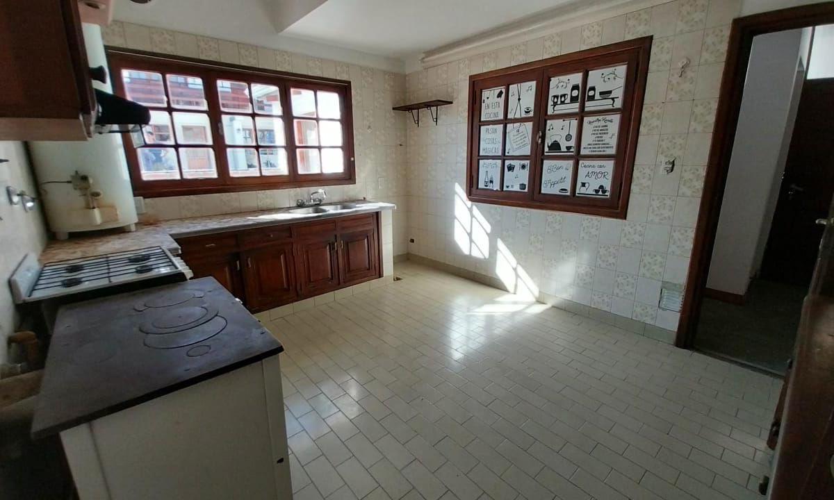Casa Céntrica de 3 Dorm. 5