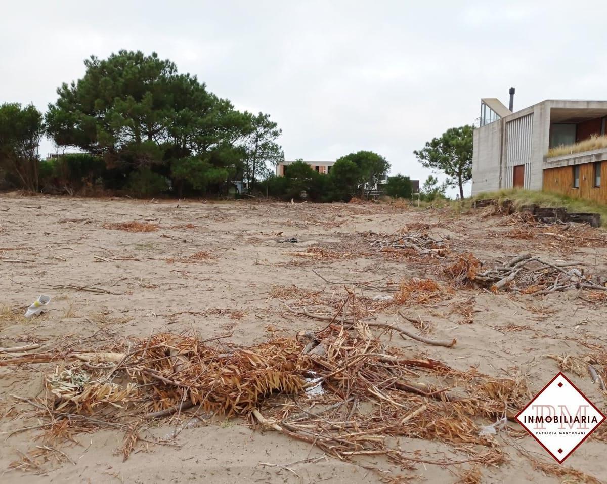 Venta de Lotes en Costa Esmeralda, a 150 m del Mar. Barrio Privado con Salida a La Playa. 3