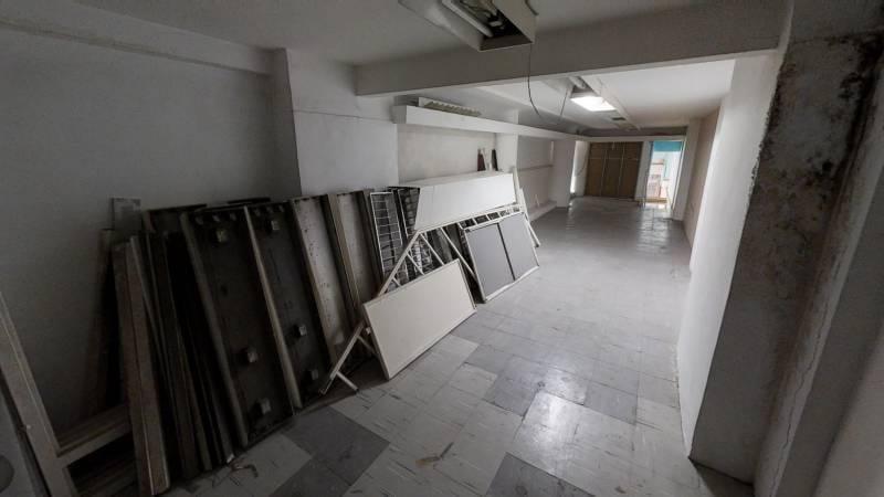 EXCELENTE LOCAL ESQUINA 889 M2 - CON o SIN RENTA - FRANQUICIAS FUNCIONANDO