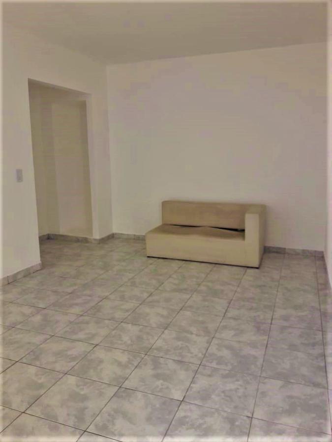 Oportunidad de Inversión en Quilmes Centro - Amplio Dos Ambientes. 2