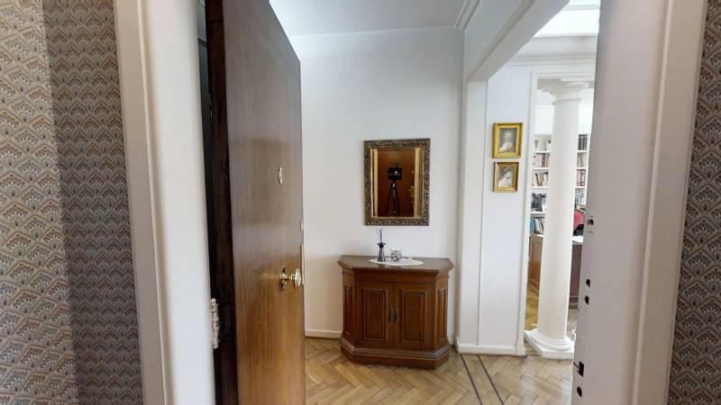 Piso con Cochera y Baulera - Zona Caballito 1