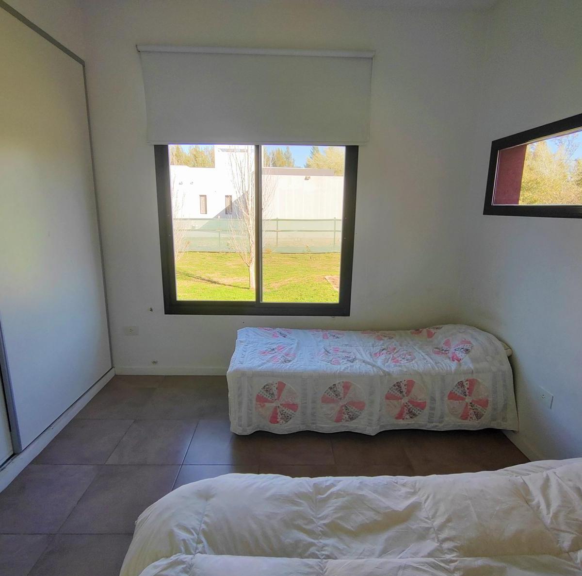 Venta Casa con Piscina Barrio Cerrado en Campos de Roca I 3