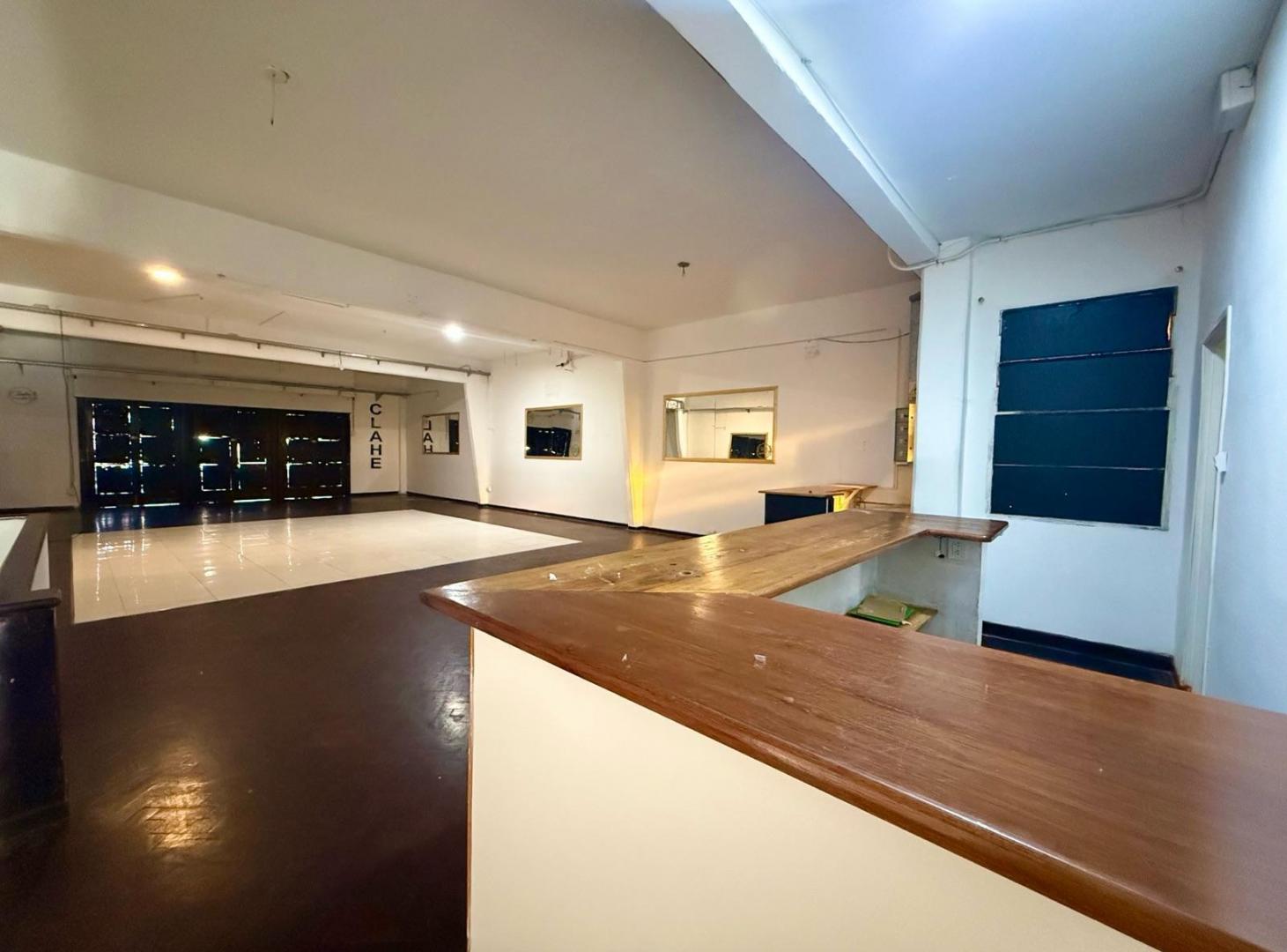 Foto de Local Comercial en Centro de Wilde - 340 metros, imagen 2