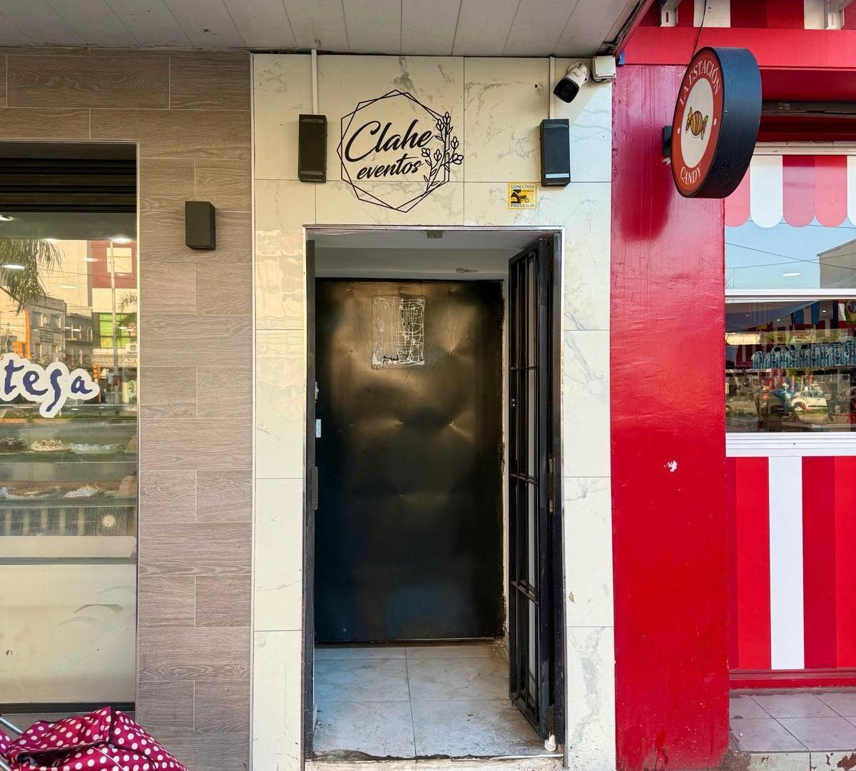 Foto de Local Comercial en Centro de Wilde - 340 metros, imagen 1