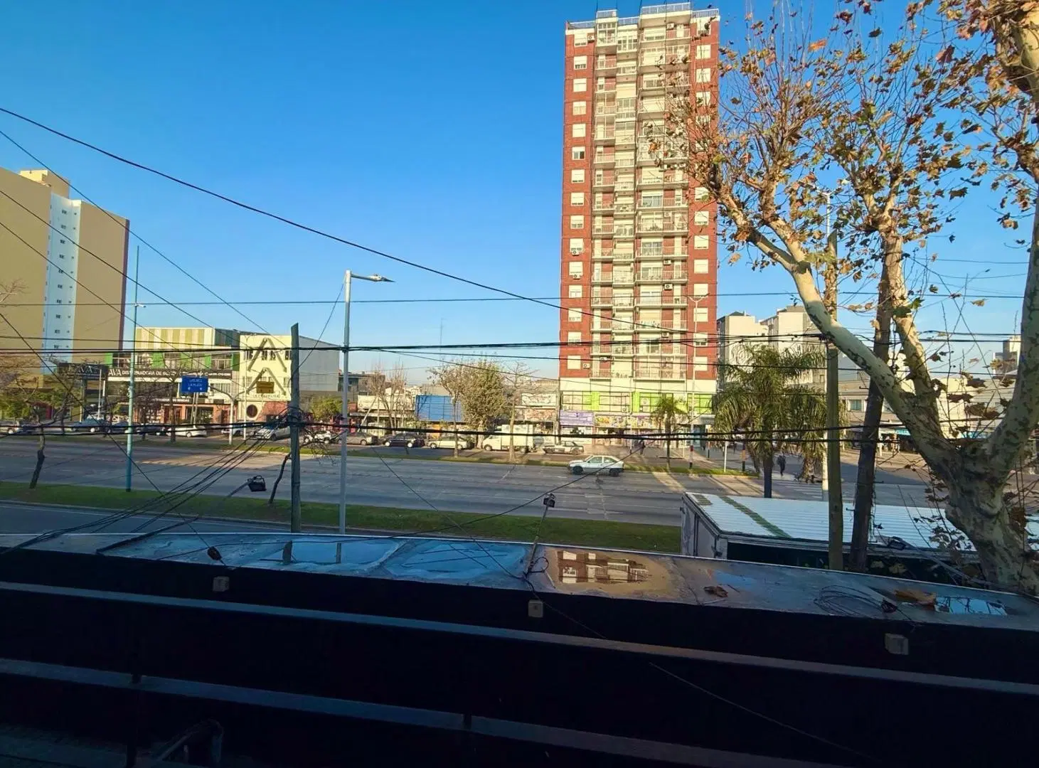 Local Comercial en primer Piso - Ideal Salon 3