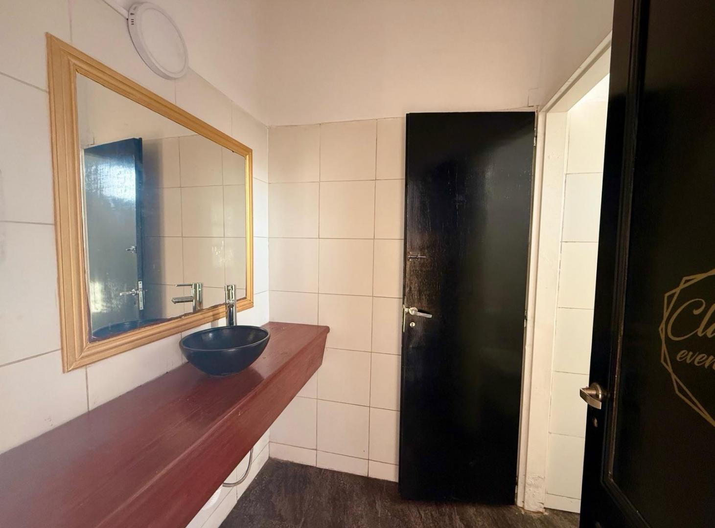Foto de Local Comercial en Centro de Wilde - 340 metros, imagen 5