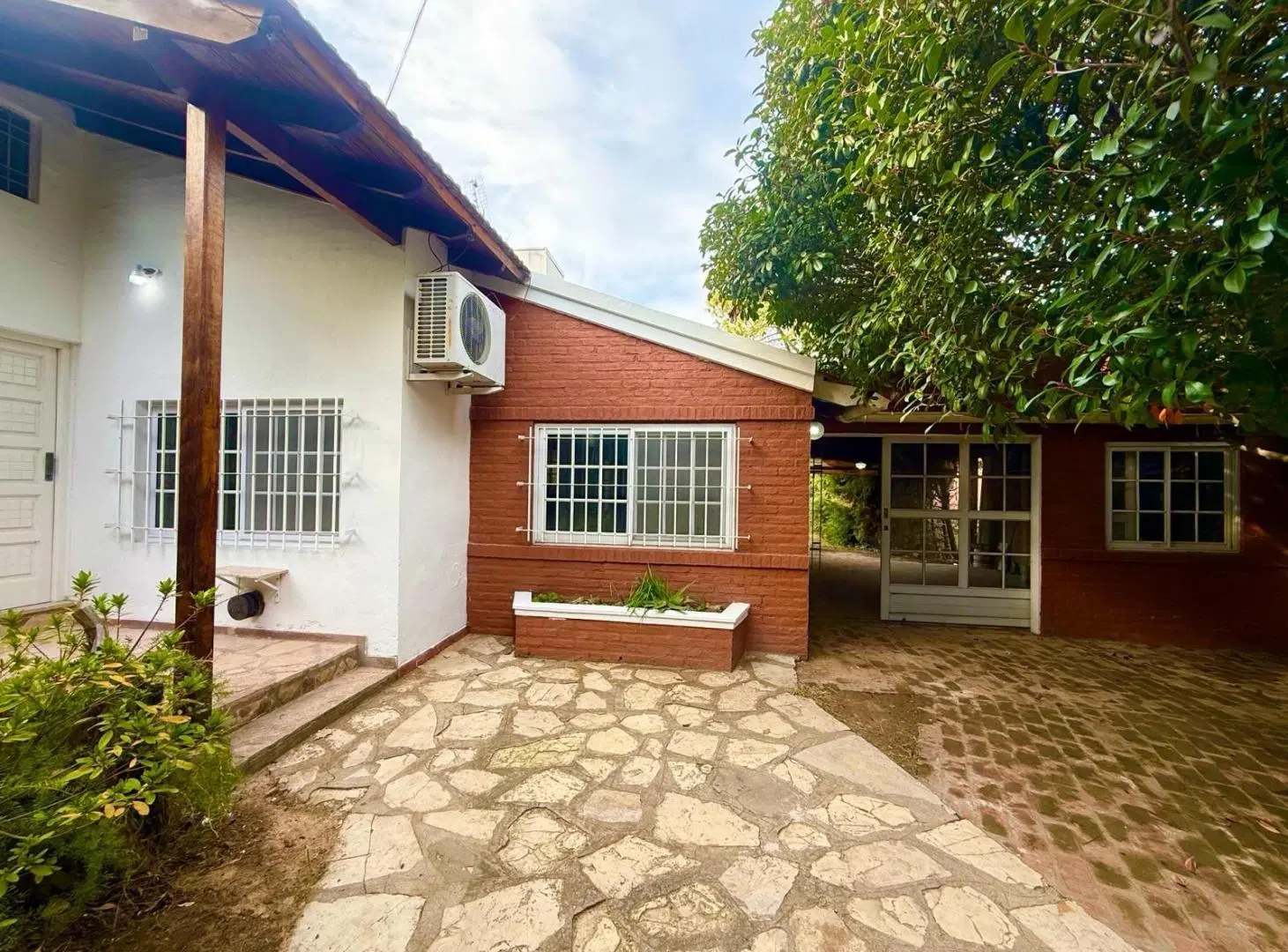 CASA EN ALQUILER en Canning (E. Echeverria) 3