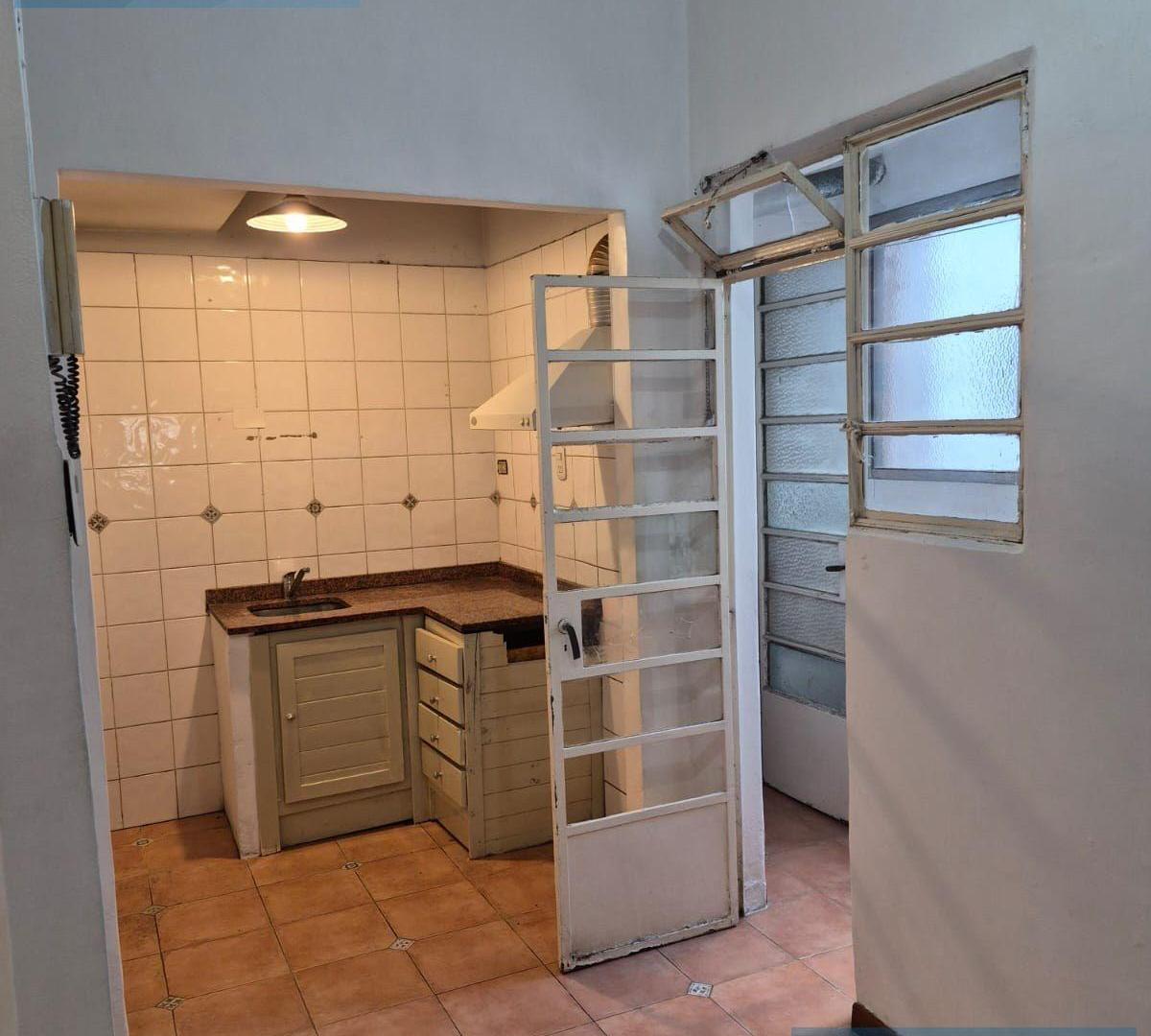 Foto de VENTA DEPARTAMENTO 3 AMBIENTES APTO CRÉDITO - AVELLANEDA, imagen 2