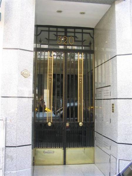 Foto de Edificio Art Decó reciclado, 9 plantas, subsuelo con auditorium, PB y 6 plantas de oficinas, imagen 2