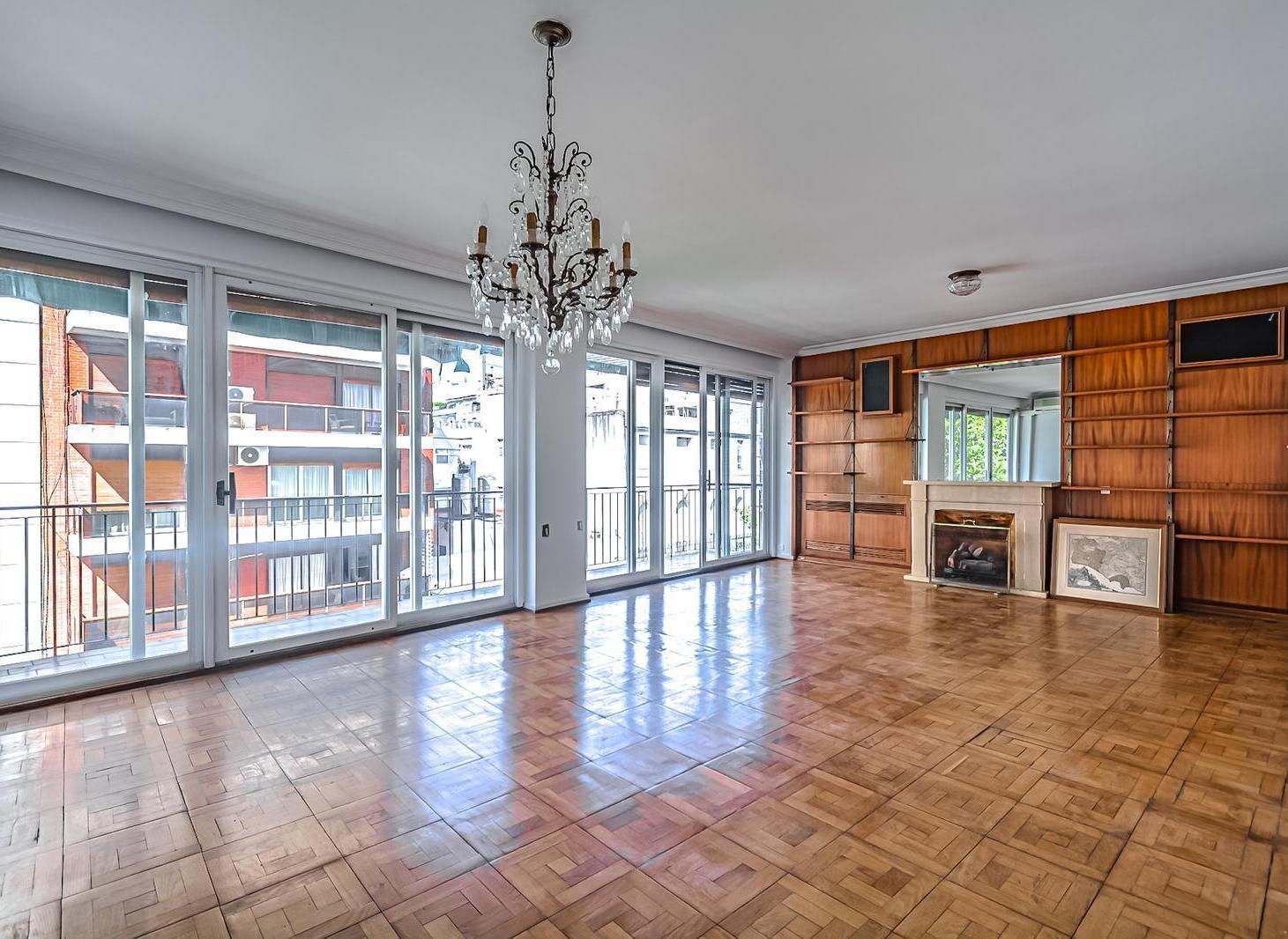 Foto de VENTA PISO DE CATEGORIA FRENTE Al PALACIO DUHAU CON COCHERA, imagen 2