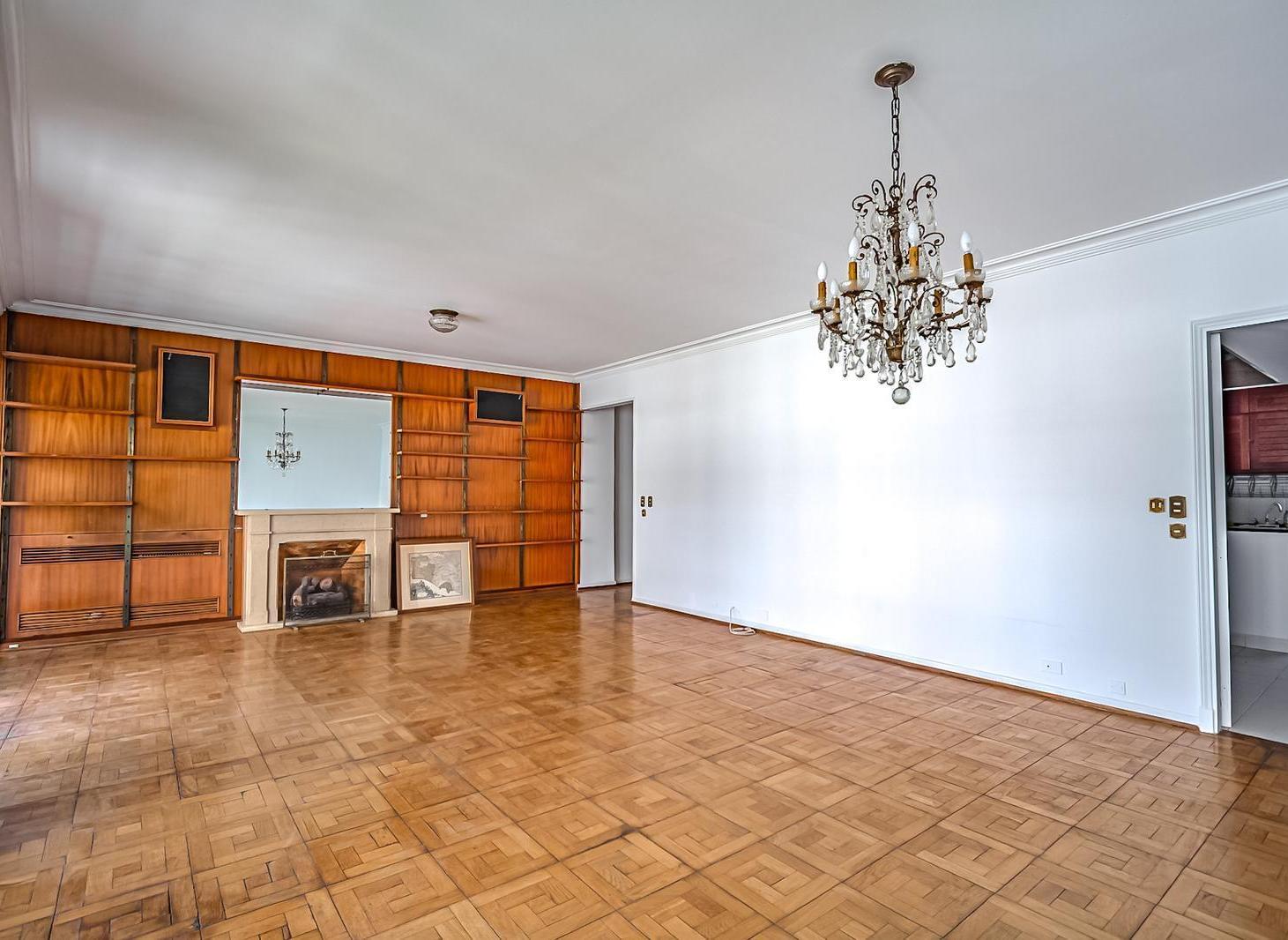 Foto de VENTA PISO DE CATEGORIA FRENTE Al PALACIO DUHAU CON COCHERA, imagen 5