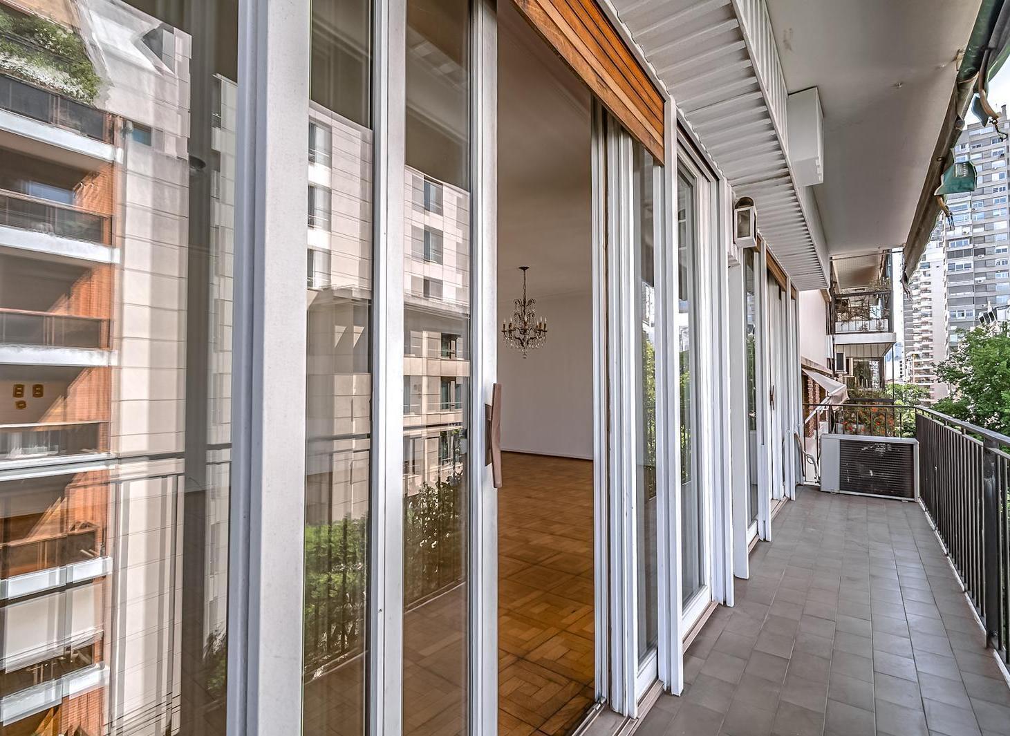 Foto de VENTA PISO DE CATEGORIA FRENTE Al PALACIO DUHAU CON COCHERA, imagen 4