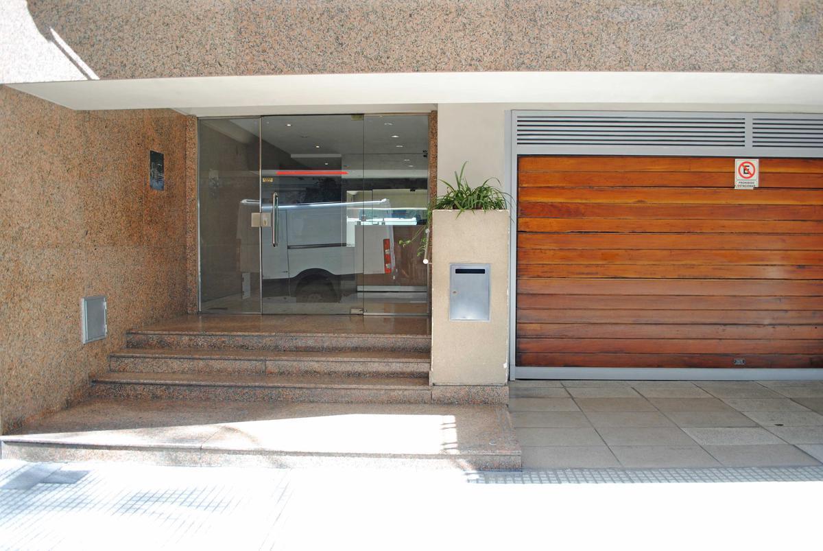 Ayacucho y P. de Melo -Ideal 3amb - 45m2 - luminoso - APTO PROF.