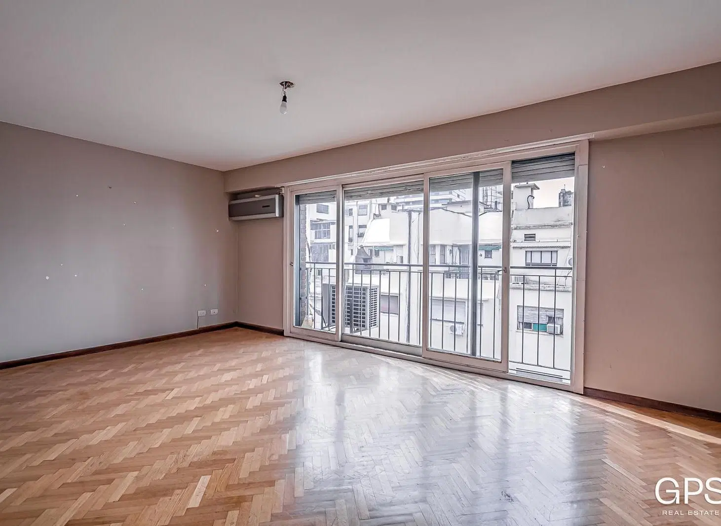 Piso Alto con cohera en Alto Palermo, 4 Dormitorios, Doble Circulación- LUZ NATURAL 4