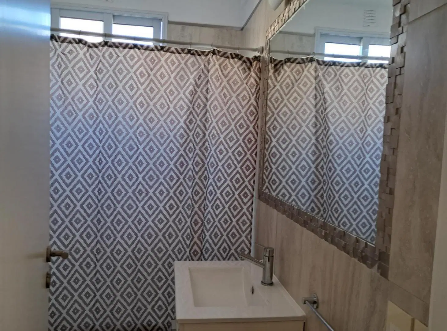 Luminoso semipiso de 4 ambientes -75m2- reciclado en Recoleta. 5