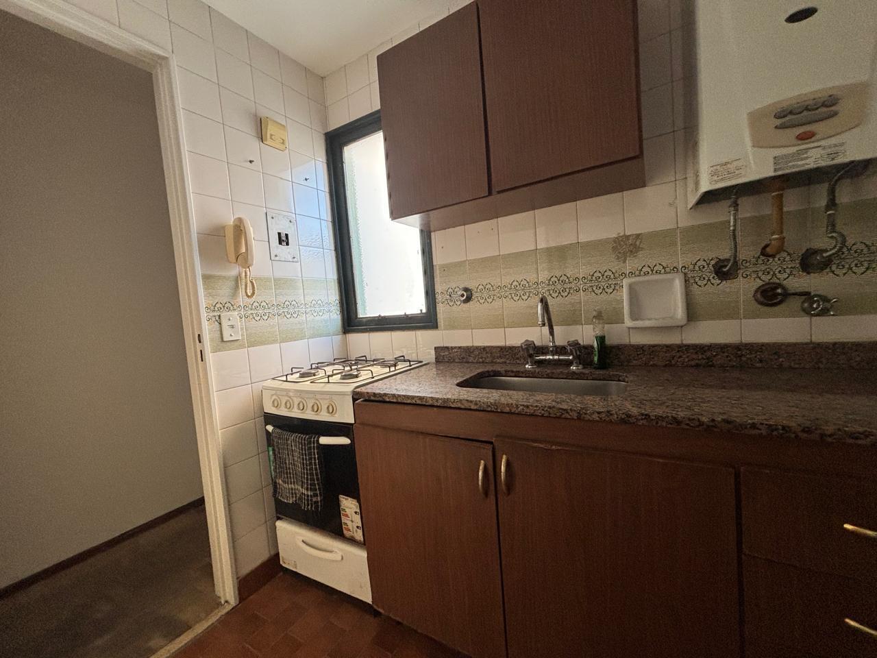 Foto de LAS HERAS 2900 - OPORTUNIDAD – VIVIENDA-APTO PROF - COCINA Y BAÑO, imagen 3