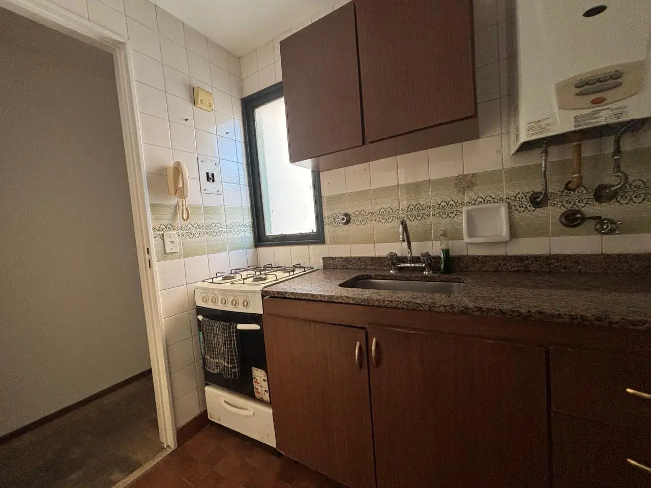 LAS HERAS Y BILLINGHURST – MONOAMBIENTE C/COCINA Y BAÑO COMPLETO – VIVENDA-APTO PROF 2