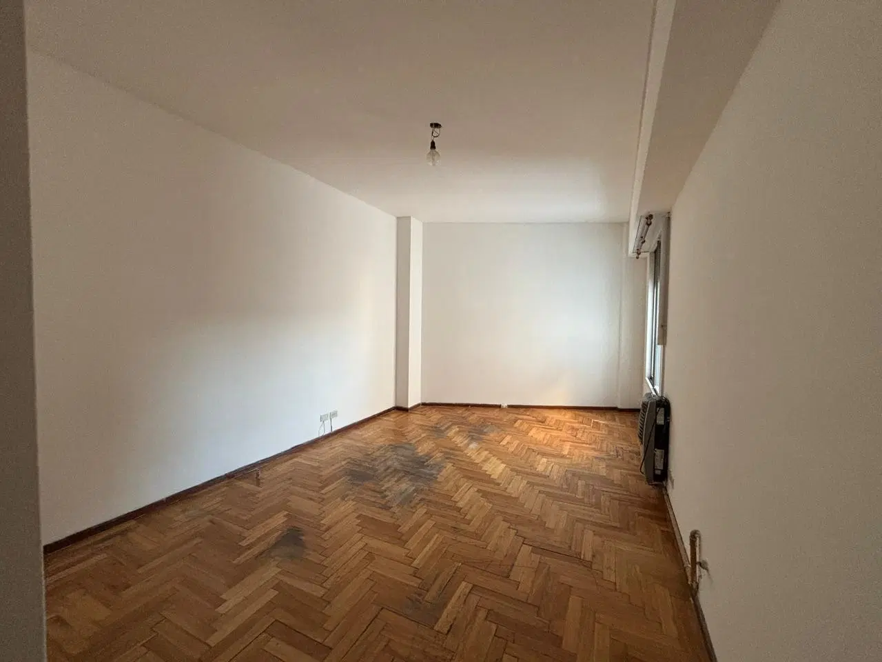 LAS HERAS Y BILLINGHURST – MONOAMBIENTE C/COCINA Y BAÑO COMPLETO – VIVENDA-APTO PROF 1
