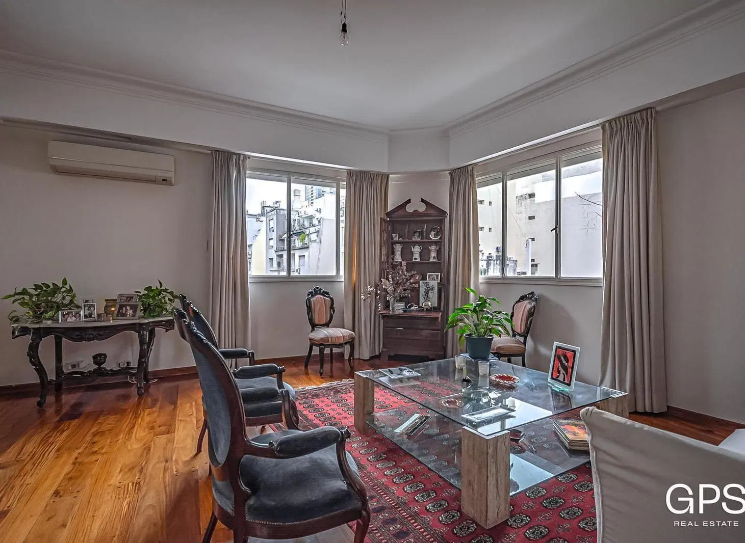 Departamento en Recoleta de 5 amb con balcón al frente, LUZ y SOL - 99m2 3