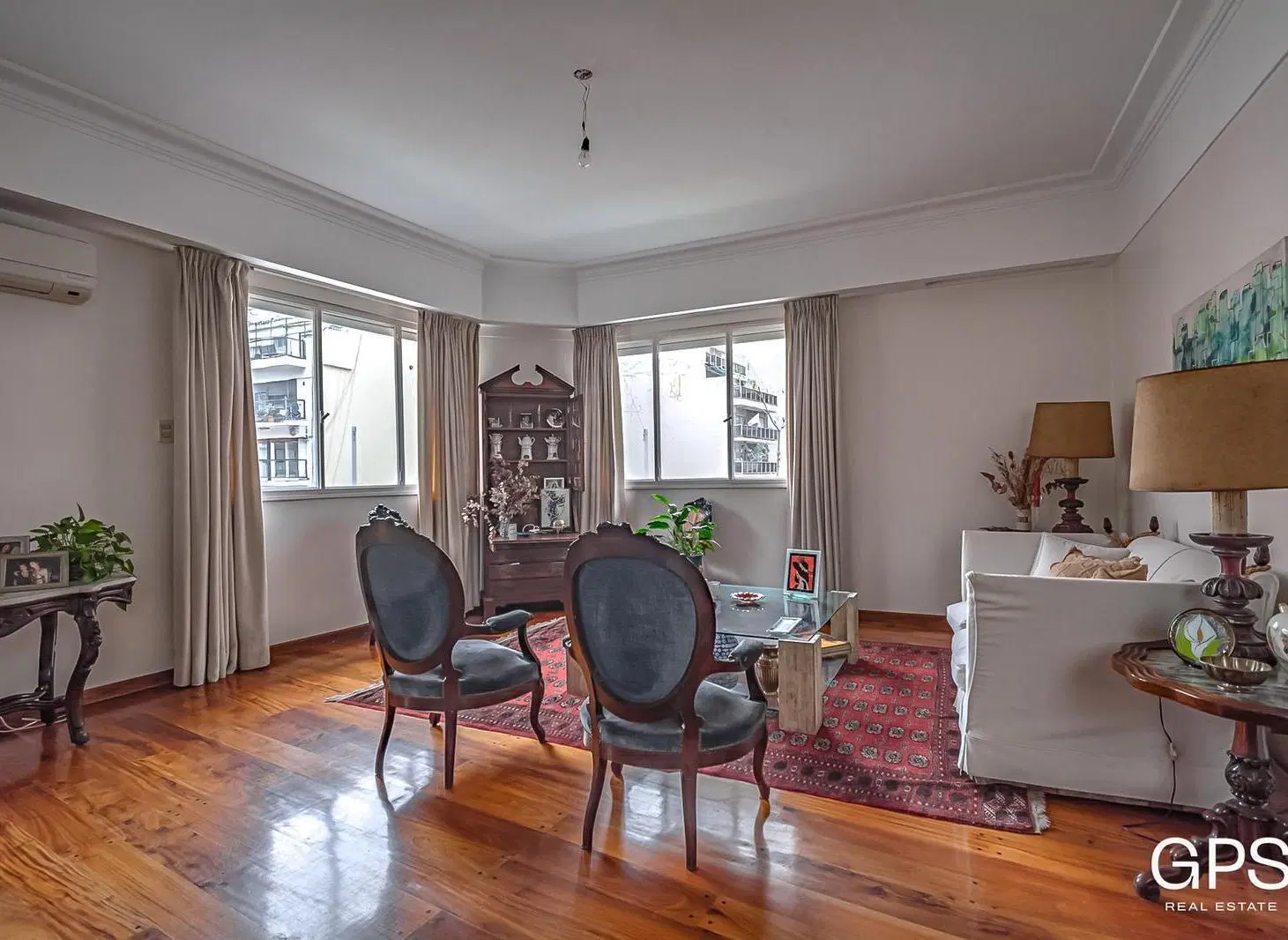 Departamento en Recoleta de 5 amb con balcón al frente, LUZ y SOL - 99m2 2