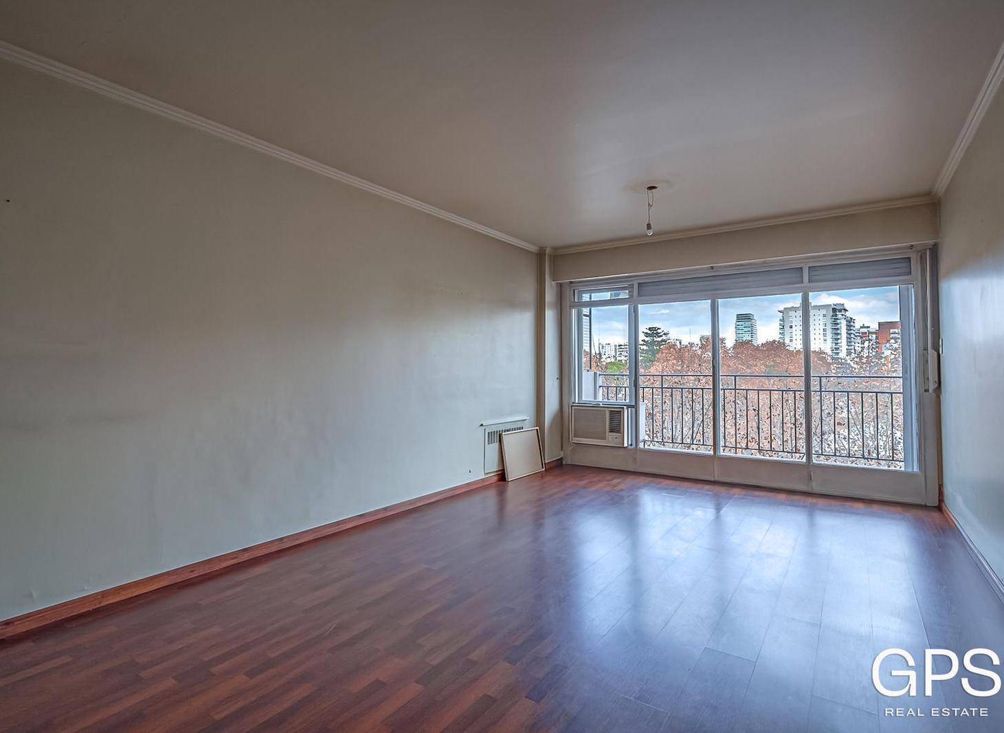 Foto de OPORTUNIDAD para RECICLAR - Piso Alto con Balcón y Vista Abierta -3, imagen 4