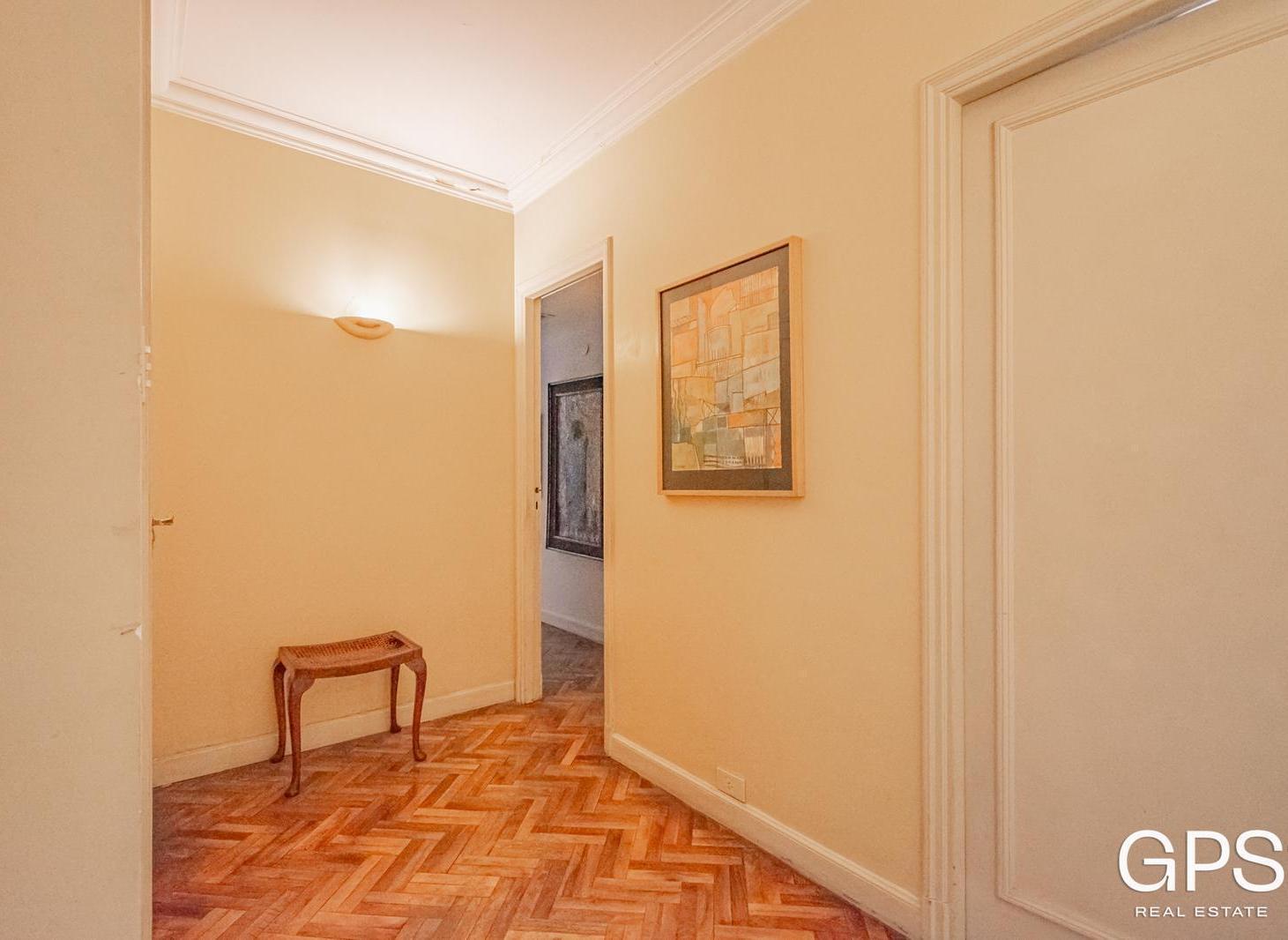 Foto de EXCELENTE UBICACIÓN - piso ALTO a refaccionar con COCHERA FIJA y, imagen 3