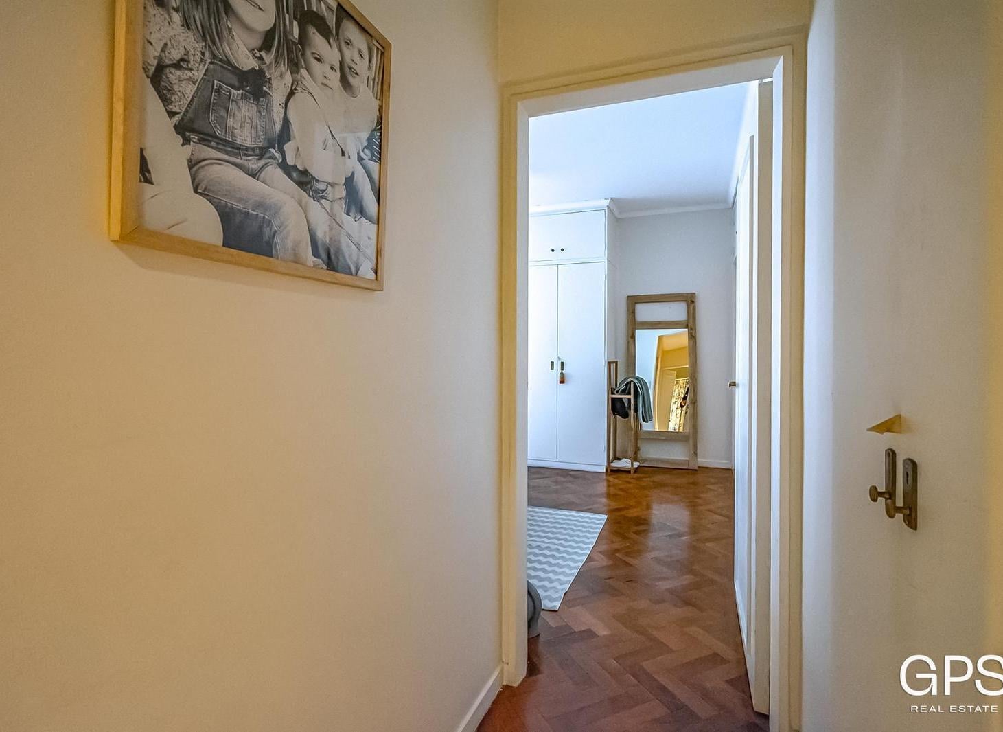 Foto de EXCELENTE PISO AL FRENTE CON BALCÓN En RECOLETA – Av. Callao y Las Heras, imagen 4